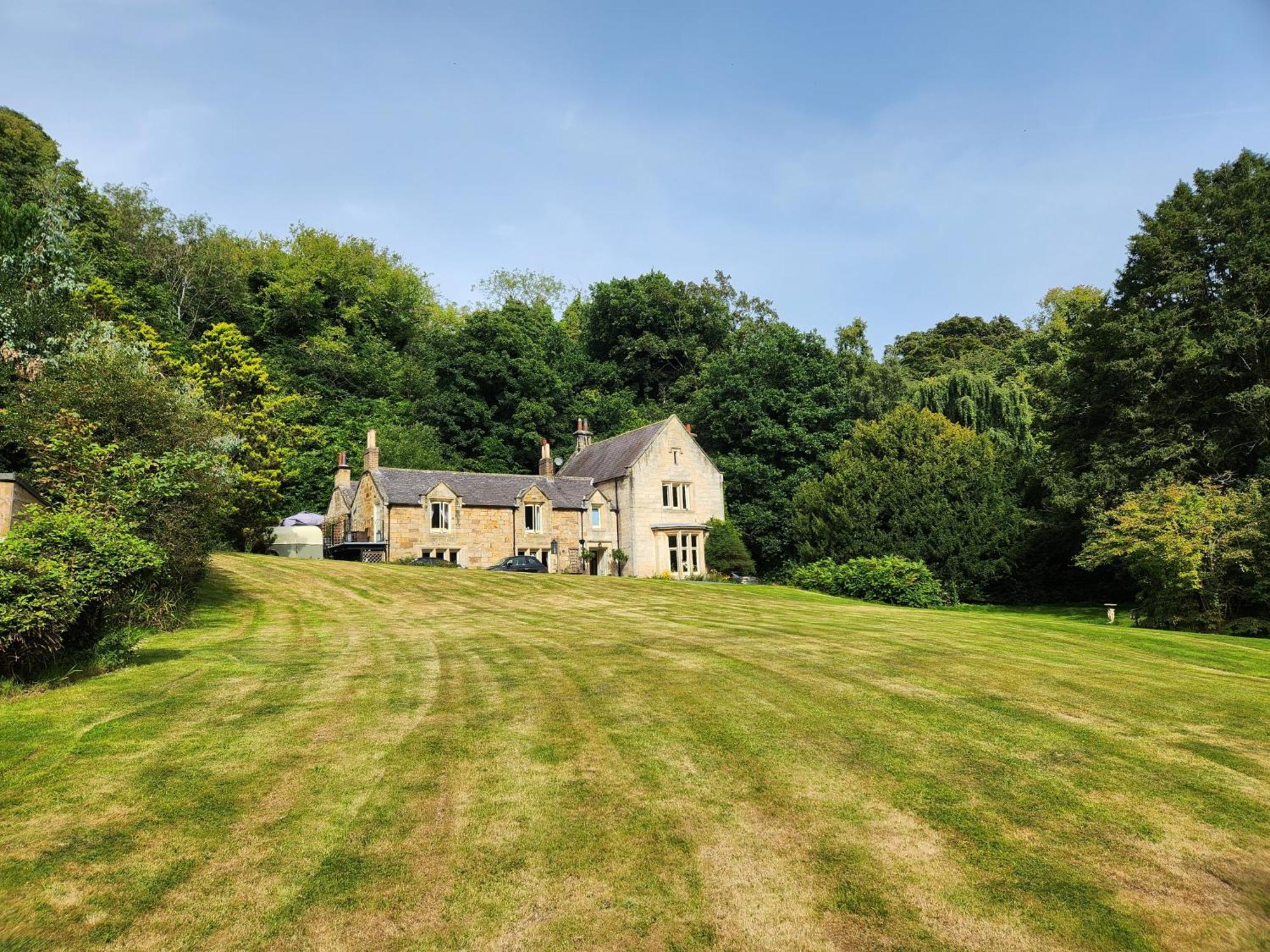 Mulgrave Country Cottage Lythe Exterior photo